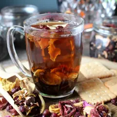 Jak przygotować aromatyczną herbatę z suszonych owoców w domowym zaciszu