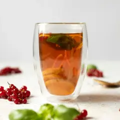 Domowa herbata z bazylii - prosty przepis na aromatyczny napój w 5 minut