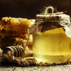 Dlaczego miód fermentuje – przyczyny, zapobieganie i czy jest bezpieczny