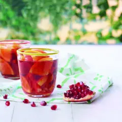 Przepisy na wiosenną herbatę z owocami - aromatyczne domowe napoje