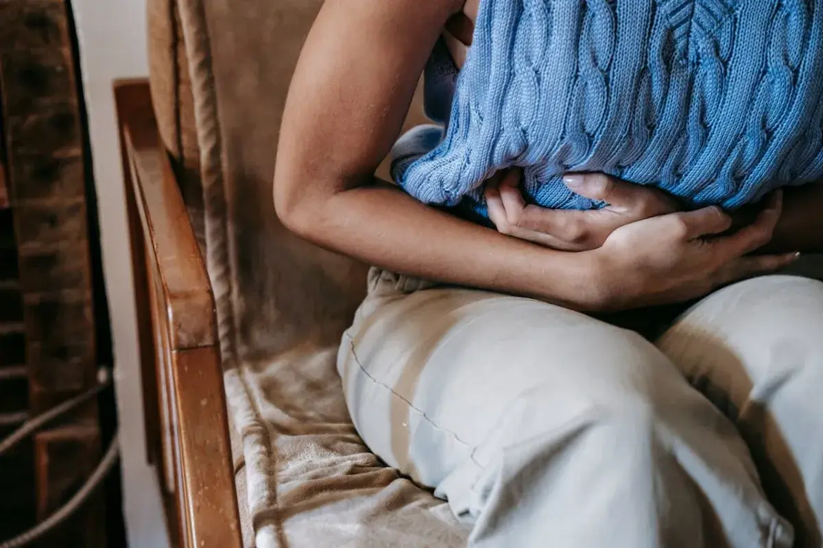 Najlepsze herbaty na okres: 5 naturalnych sposobów na złagodzenie bólu